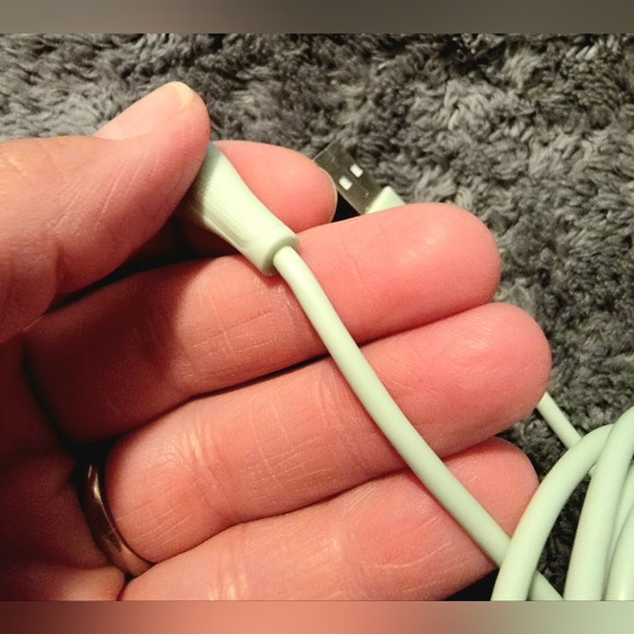 IPhone13 pro charging cord - Picture 6 of 12